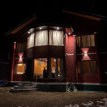 The Pinus Resort Pahalgam Exterior photo