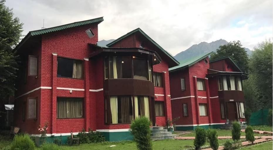 The Pinus Resort Pahalgam Exterior photo