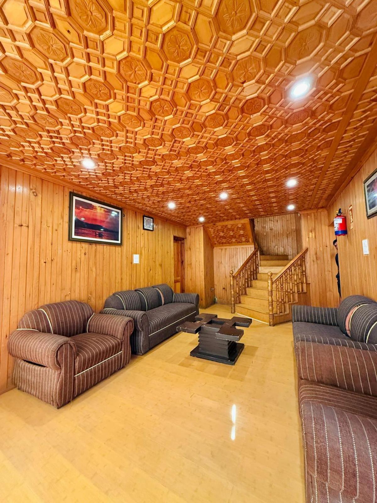 The Pinus Resort Pahalgam Exterior photo
