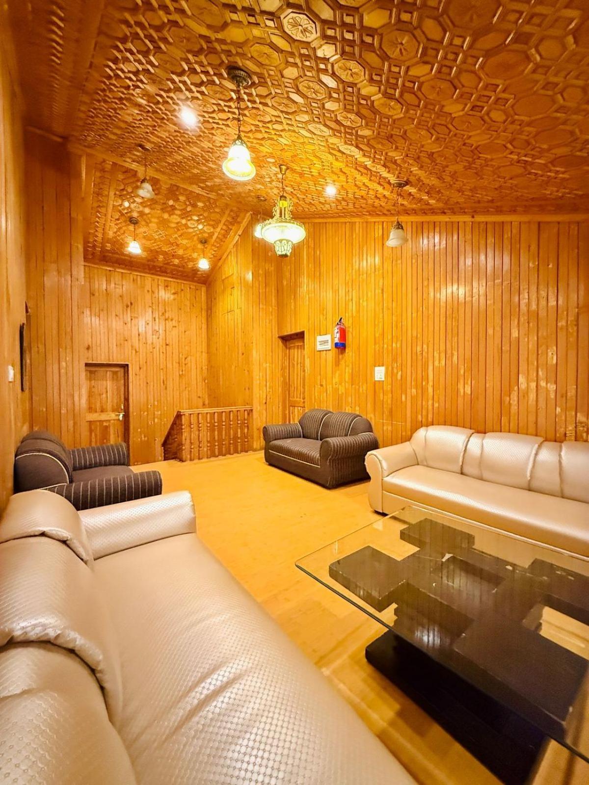 The Pinus Resort Pahalgam Exterior photo